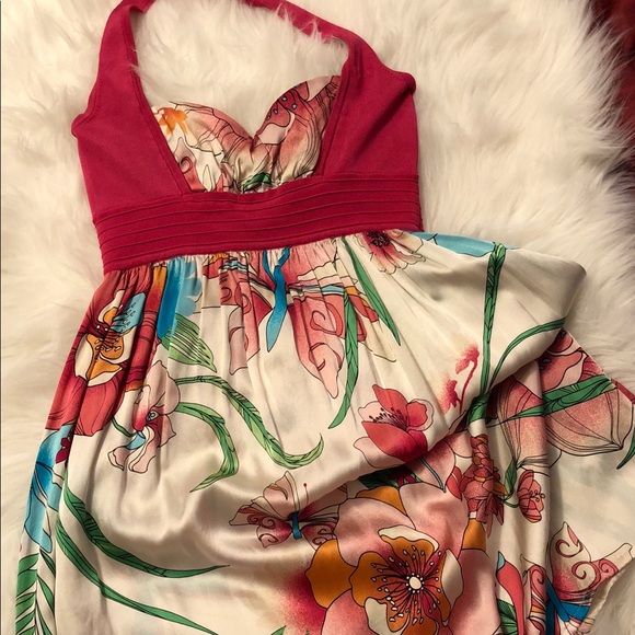 bebe Dresses & Skirts - 🌼🌸 Flowery bebe dress 🌼🌸